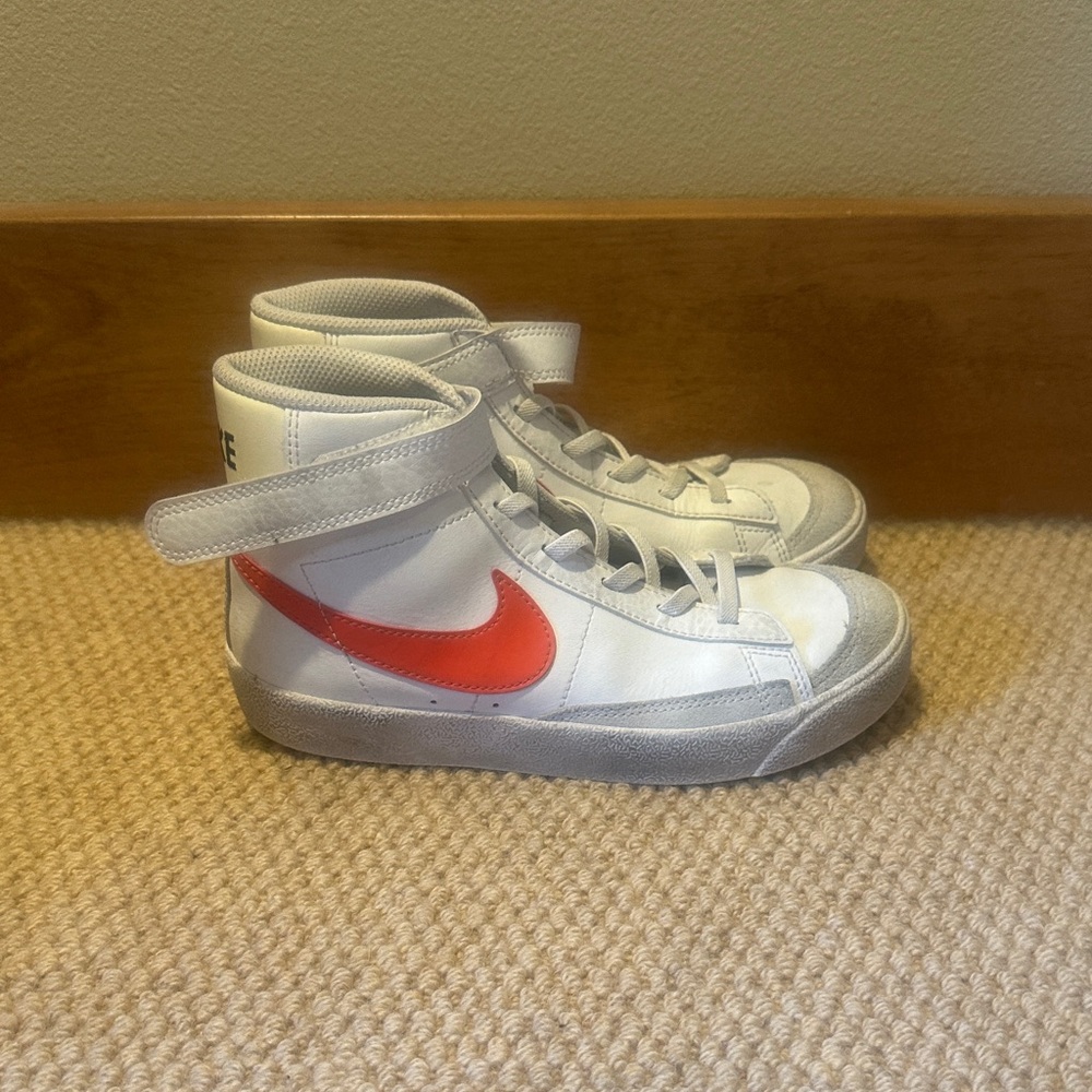 Nike Kids Sneakers - White and Red